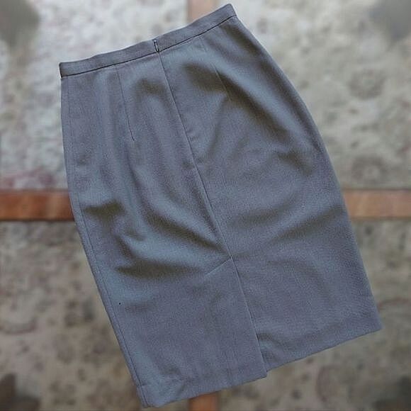 Vtg taupe wool high-waisted below knee length pencil skirt - Picture 4 of 15